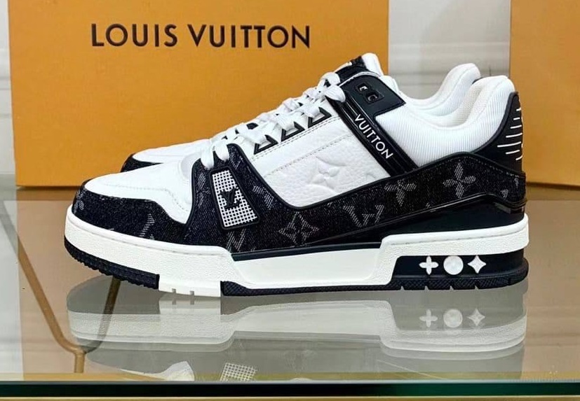 Женские кроссовки Louis Vuitton LV Trainer белые с черным