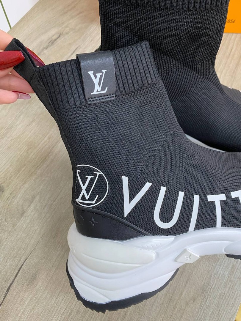 Женские черные кроссовки из текстиля Louis Vuitton