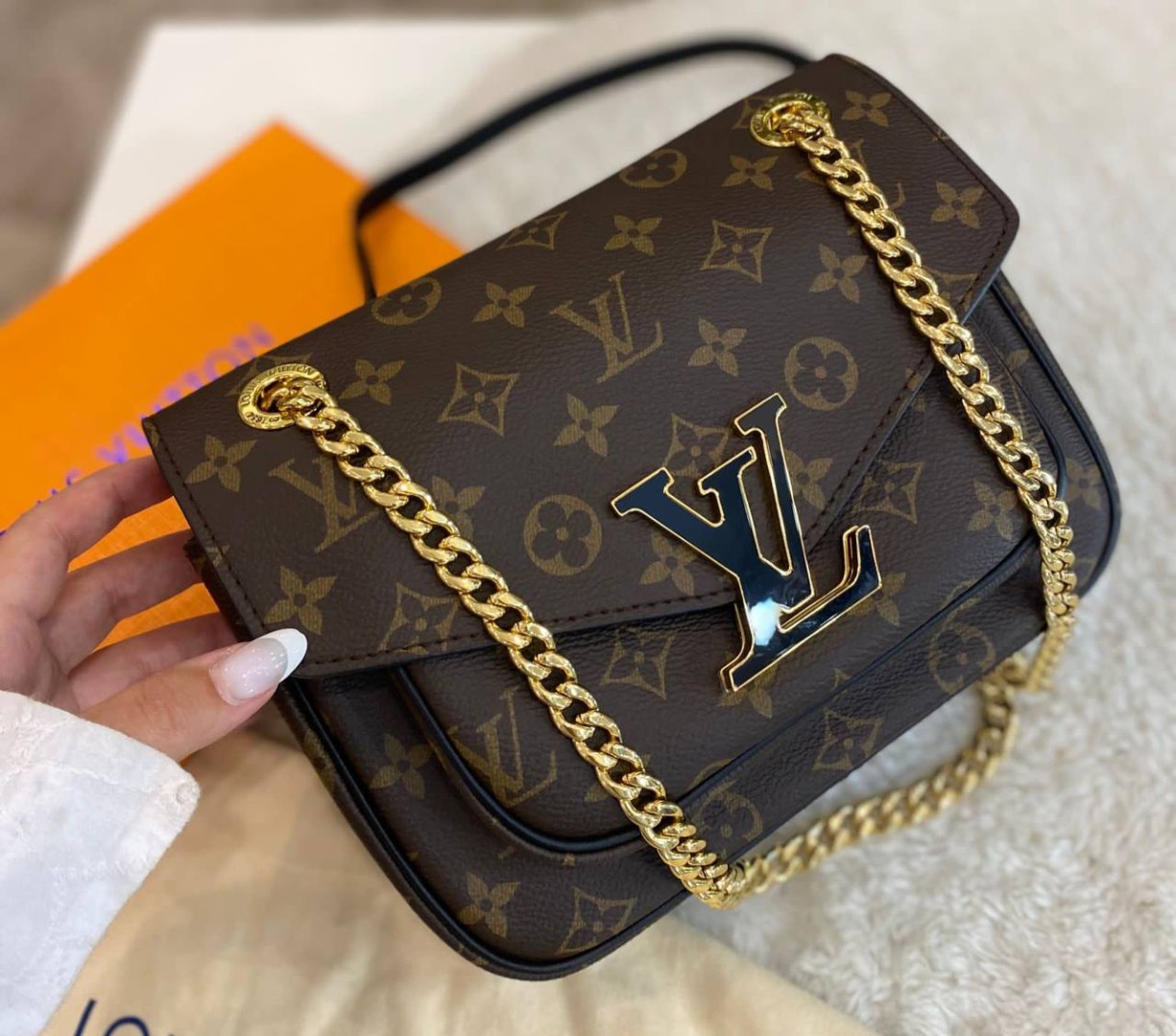 Женская сумка Louis Vuitton Passy коричневая