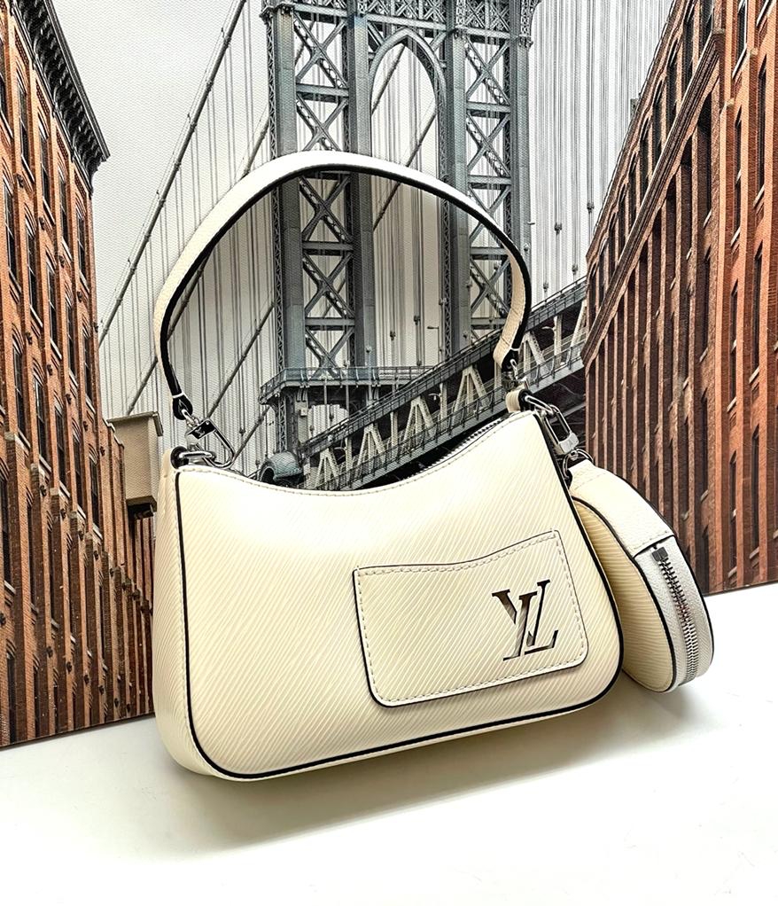 Белая сумка Louis Vuitton Marelle