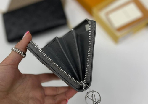 Женский серый кожаный кошелек Louis Vuitton