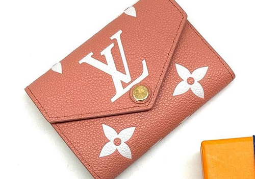 Женский кожаный кошелек Louis Vuitton