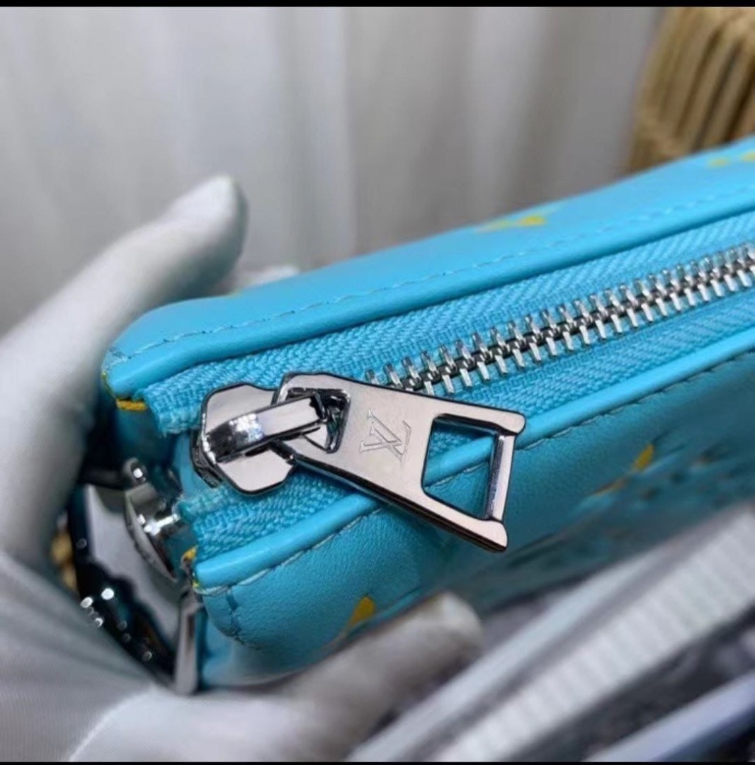 Женская сумка Louis Vuitton Coussin PM голубая