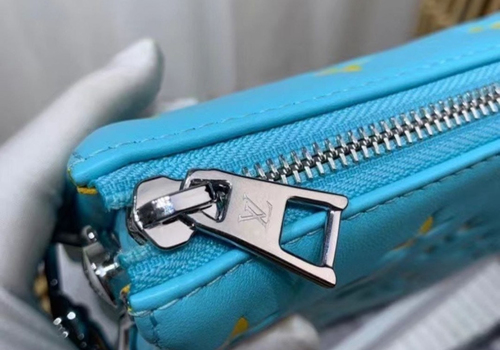 Женская сумка Louis Vuitton Coussin PM голубая