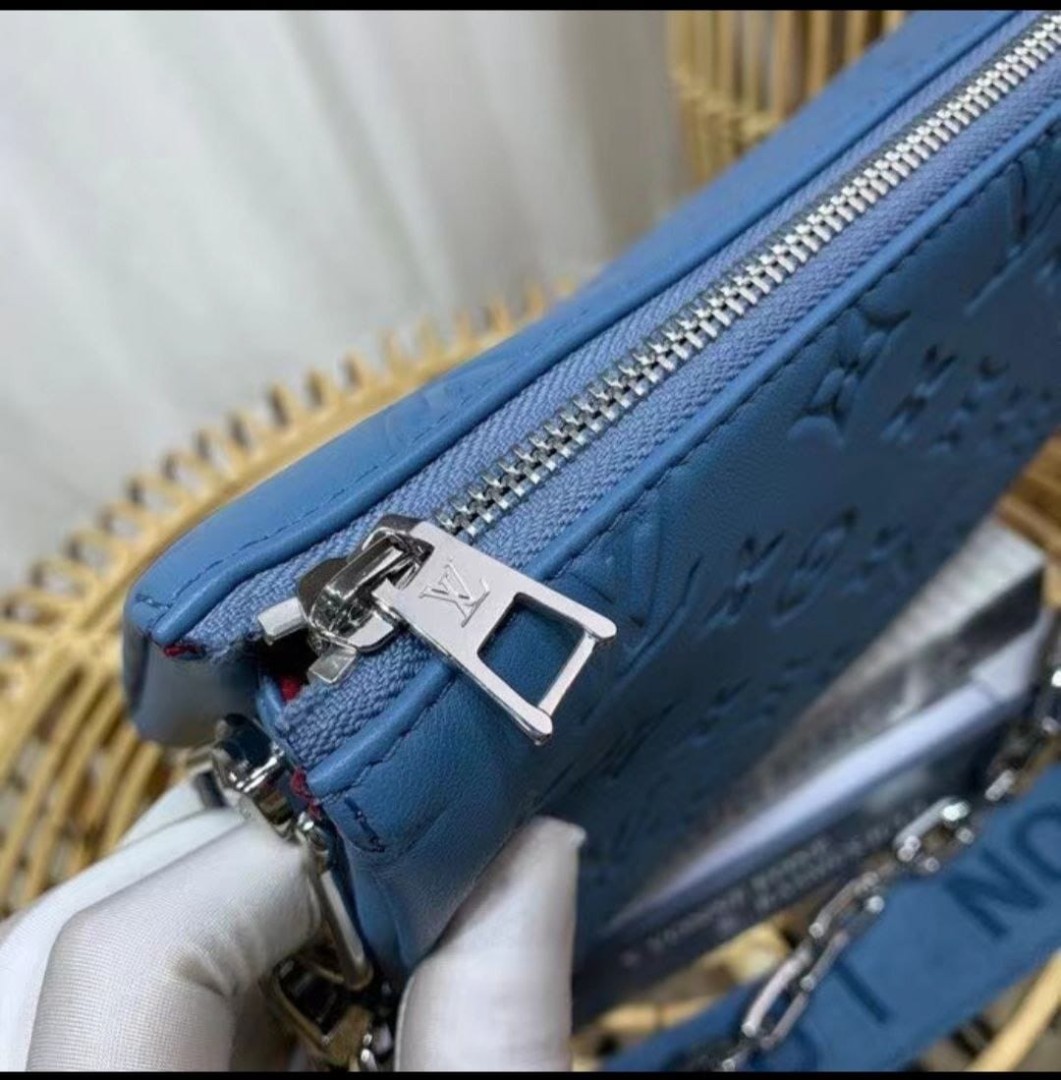 Женская сумка Louis Vuitton Coussin PM синяя