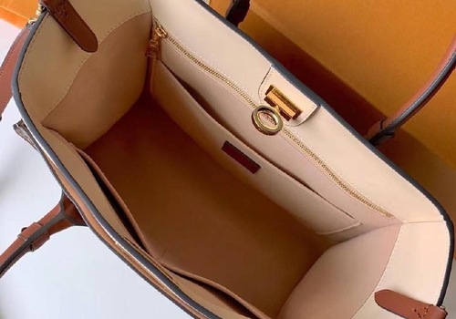 Кожаная сумка Louis Vuitton On My Side ММ