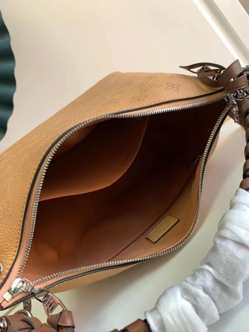 Женская сумка Louis Vuitton Beaubourg Hobo бежевая