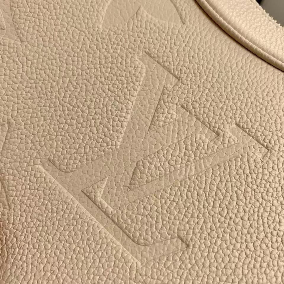 Женская сумка Louis Vuitton Bagatelle молочная