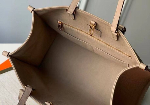 Женская кожаная бежевая сумка Louis Vuitton Onthego MM