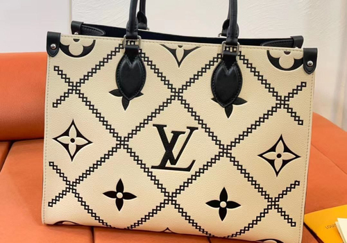 Женская сумка Louis Vuitton Onthego MM молочная