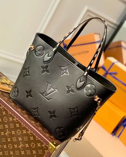 Женская кожаная сумка Louis Vuitton NeverFull MM черная