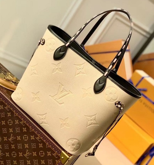 Женская кожаная сумка Louis Vuitton NeverFull MM белая