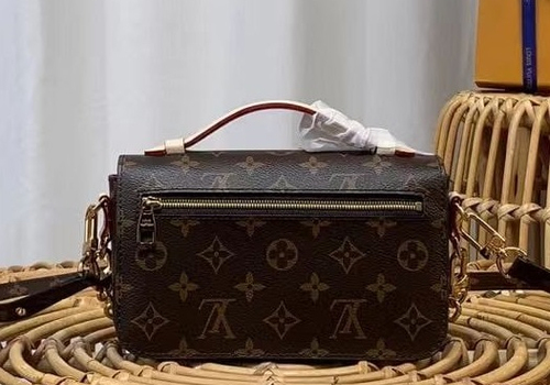 Женская сумка Louis Vuitton Pochette Metis East West