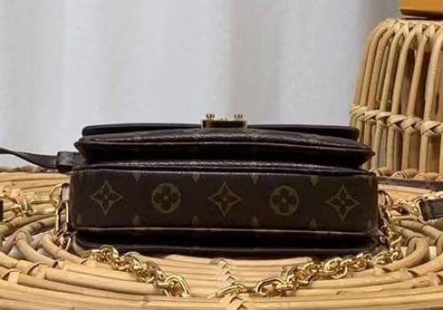 Женская сумка Louis Vuitton Pochette Metis East West