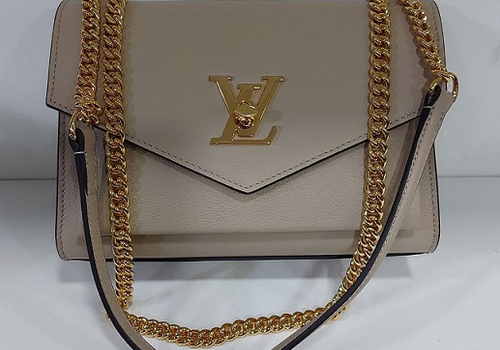 Кожаная сумка Louis Vuitton MyLockme BB