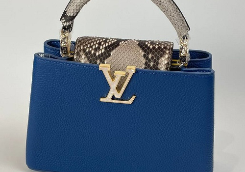 Кожаная сумка Louis Vuitton Capucines BB синяя
