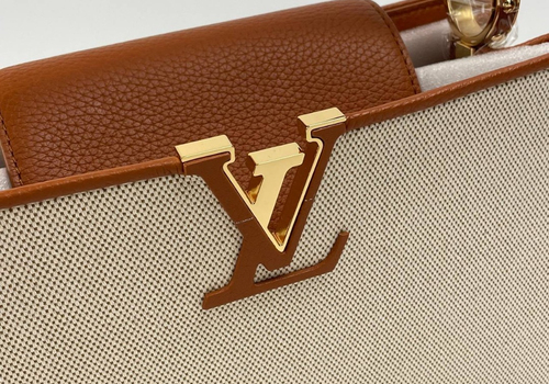 Кожаная сумка Louis Vuitton Capucines BB текстиль