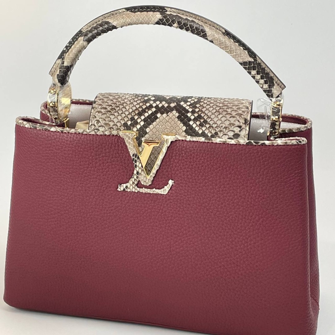 Кожаная бордовая сумка Louis Vuitton Capucines PM