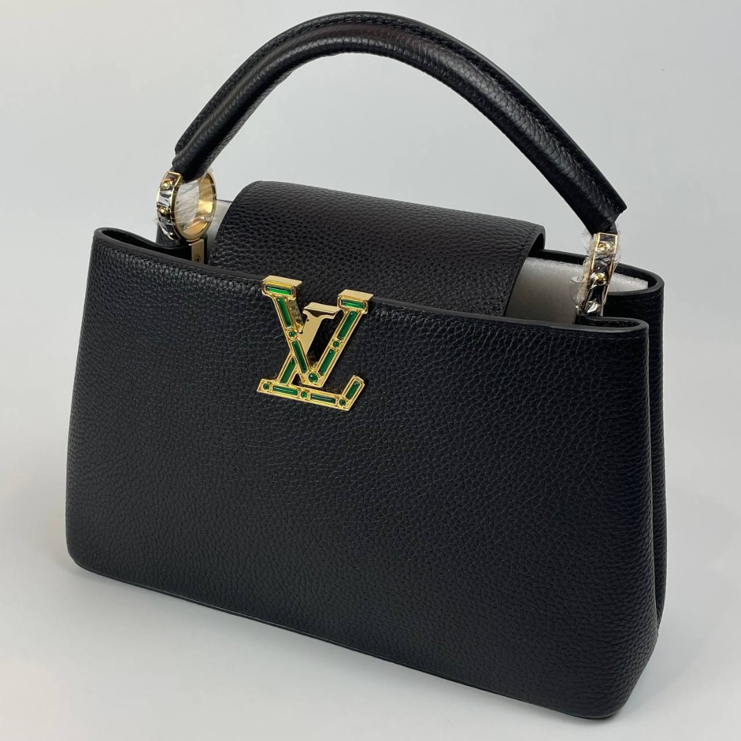 Кожаная сумка Louis Vuitton Capucines PM черная