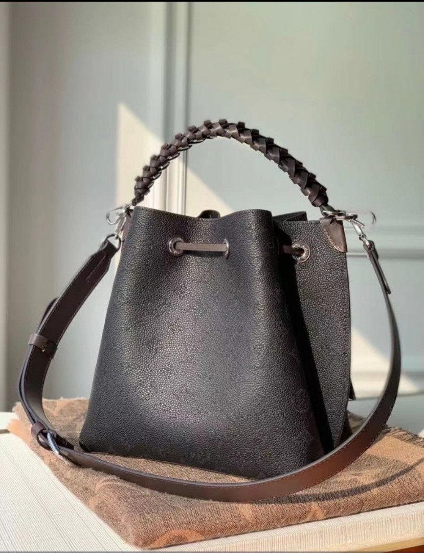 Кожаная сумка Louis Vuitton Muria черная