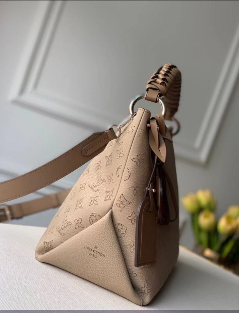 Женская сумка Louis Vuitton Beaubourg Hobo бежевая