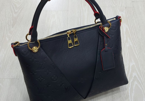 Женская сумка Louis Vuitton V Tote