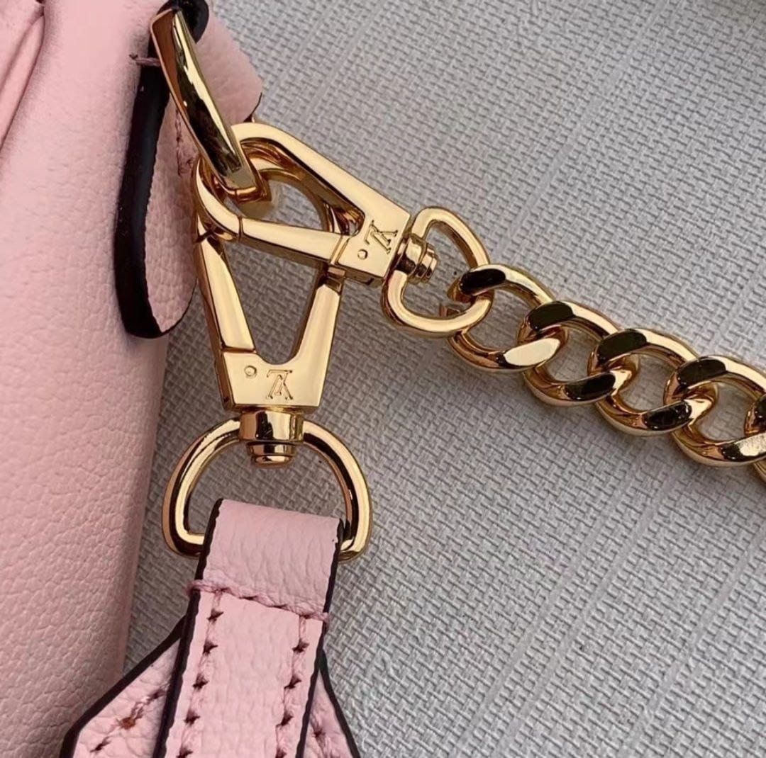 Сумка Louis Vuitton Lockme Tender розовая