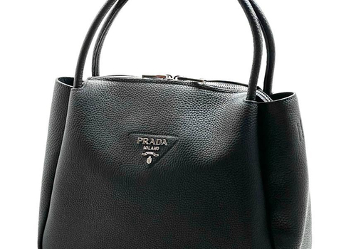 Женская черная кожаная сумка Prada