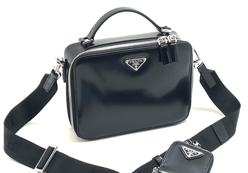 Женская черная сумка Prada