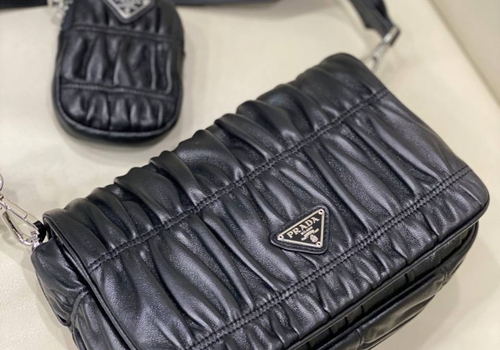 Женская кожаная сумка Prada Re-Edition черная