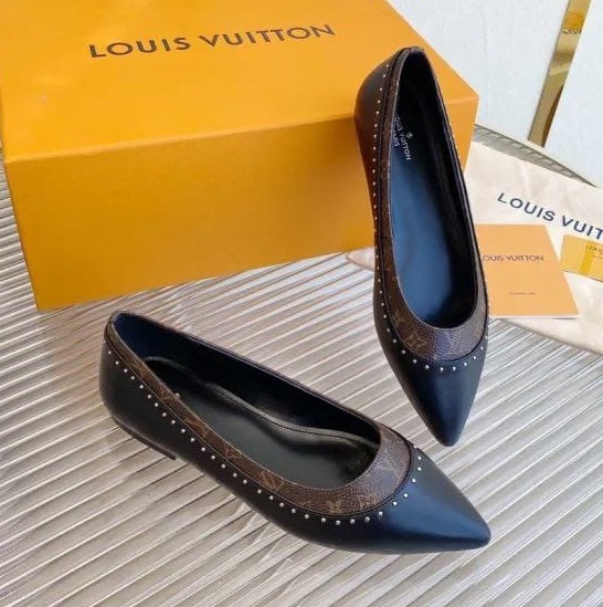 Женские кожаные балетки Louis Vuitton черные