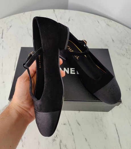 Замшевые туфли Chanel черные