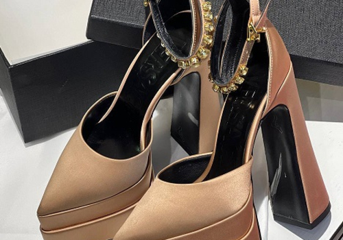 Женские туфли из текстиля Versace бежевые