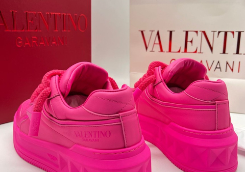 Женские розовые кожаные кроссовки Valentino One Stud XL