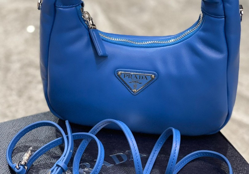 Кожаная синяя сумка Prada Soft