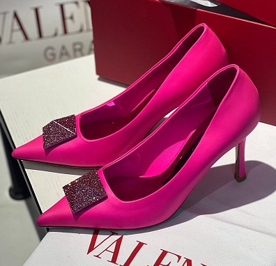 Женские кожаные туфли Valentino Garavani розовые