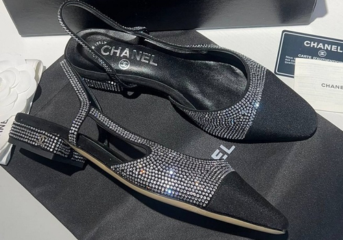 Черные с камнями босоножки Chanel