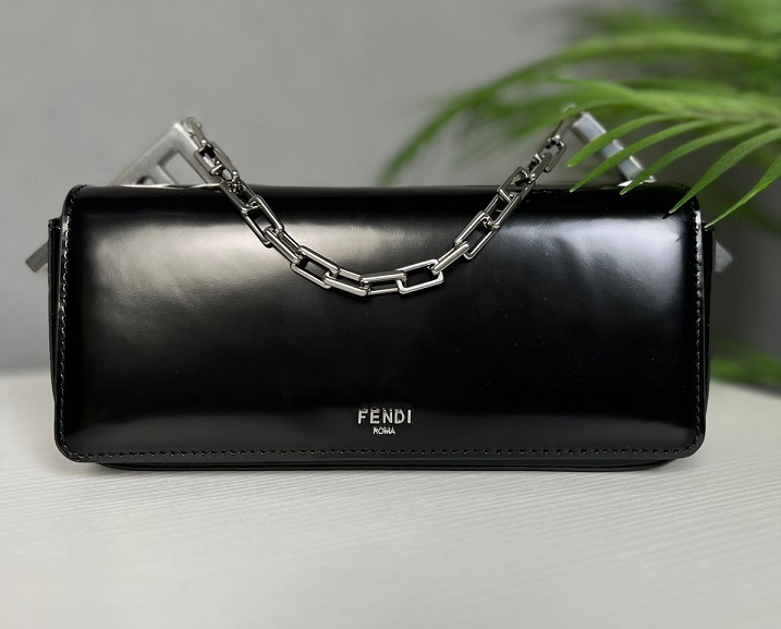 Женская сумка Fendi First Sight черная