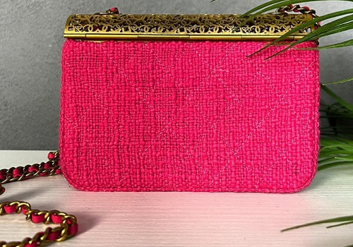 Розовая твидовая сумка Chanel