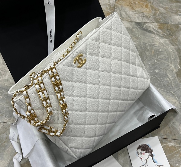 Кожаная белая сумка Chanel