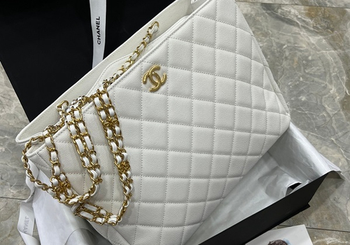 Кожаная белая сумка Chanel