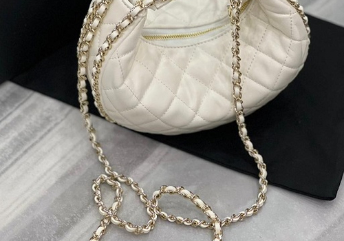 Белая кожаная сумка Chanel