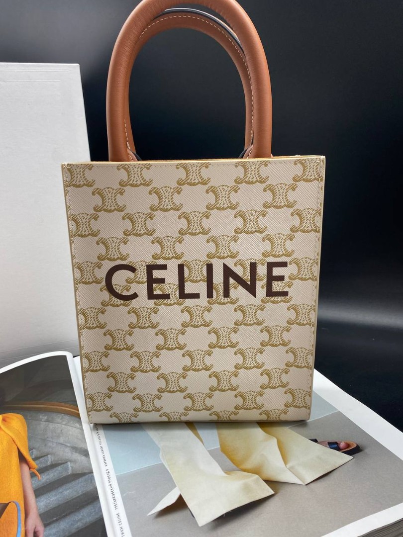 Женская вертикальная сумка Celine Cabas Mini