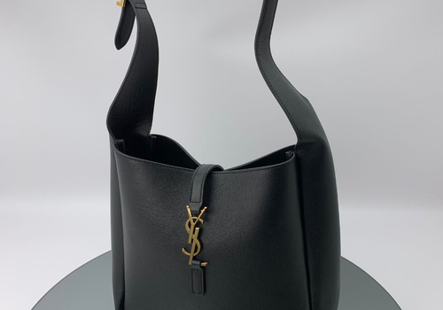 Кожаная черная сумка Yves Saint Laurent