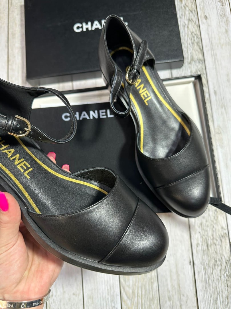 Кожаные черные туфли Chanel Mary Janes