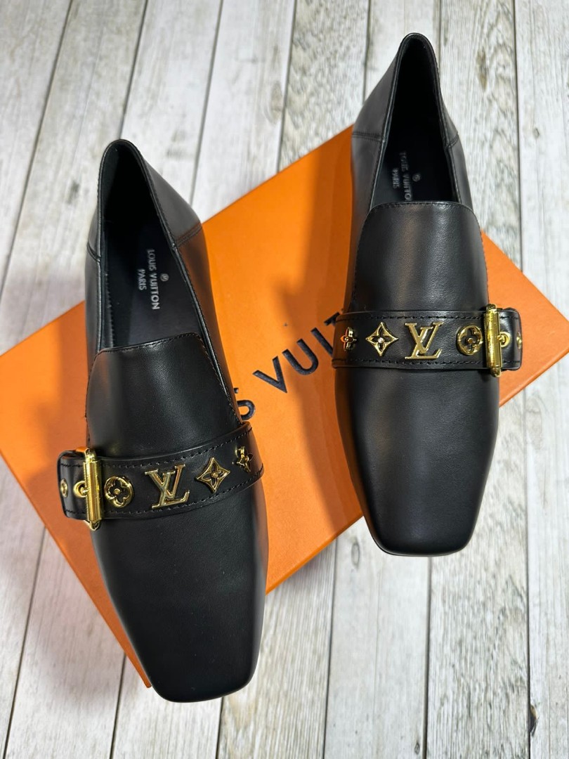 Женские черные кожаные лоферы Louis Vuitton