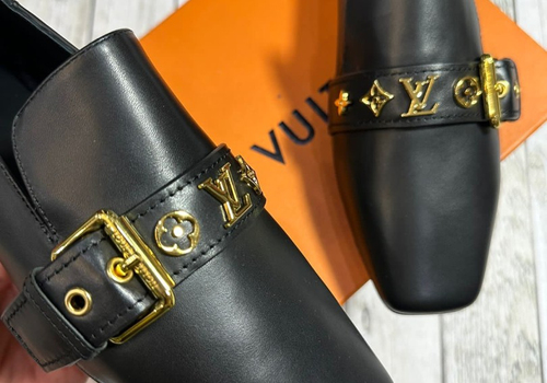 Женские черные кожаные лоферы Louis Vuitton