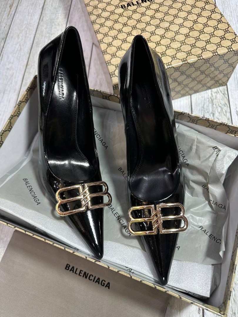 Женские кожаные лаковые черные туфли Balenciaga