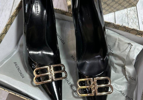 Женские кожаные лаковые черные туфли Balenciaga