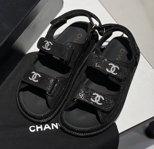 Женские черные сандалии Chanel